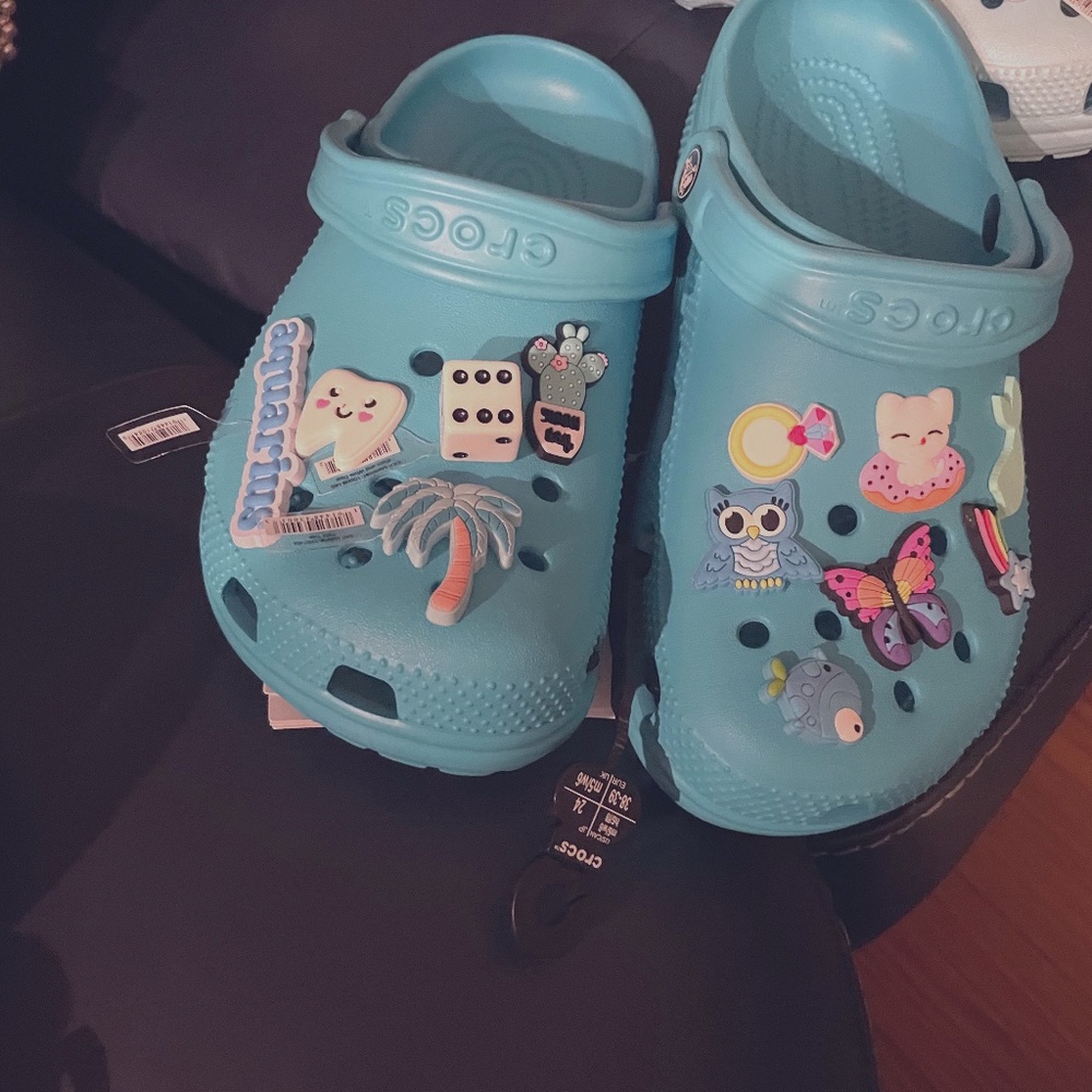 CROCS CROCS CROCS